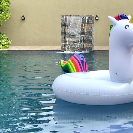 Royal Waves Negombo 호텔 외부 사진