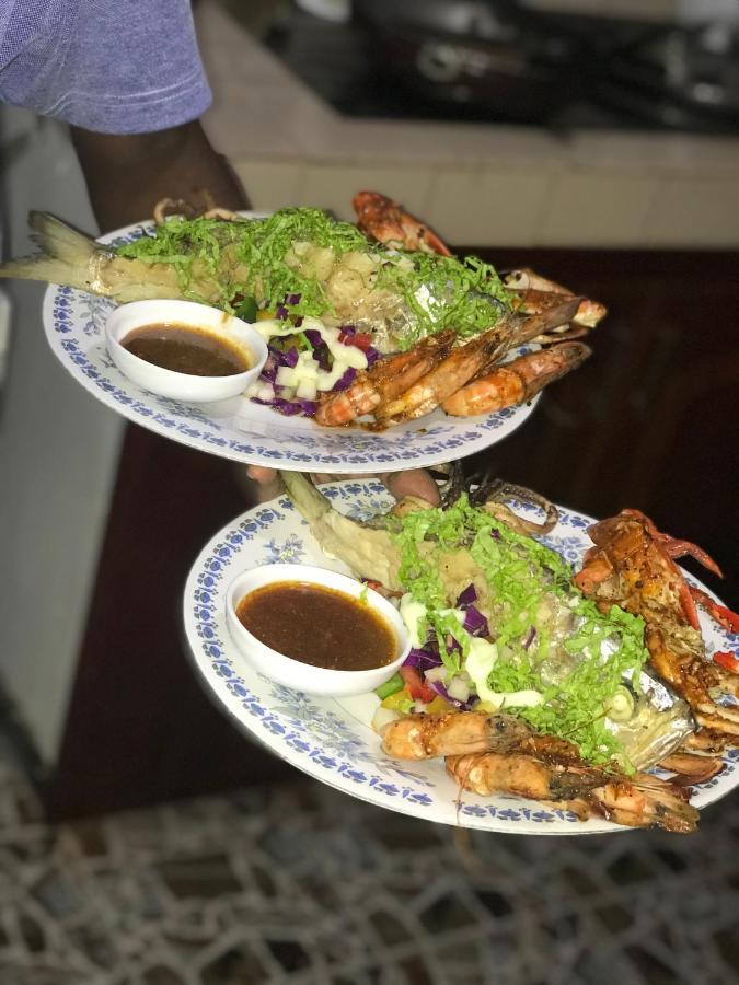 Royal Waves Negombo 호텔 외부 사진